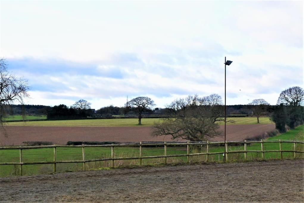 Hillfields Farm Barn - A Rural Equestrian Escape Coventry Exterior foto